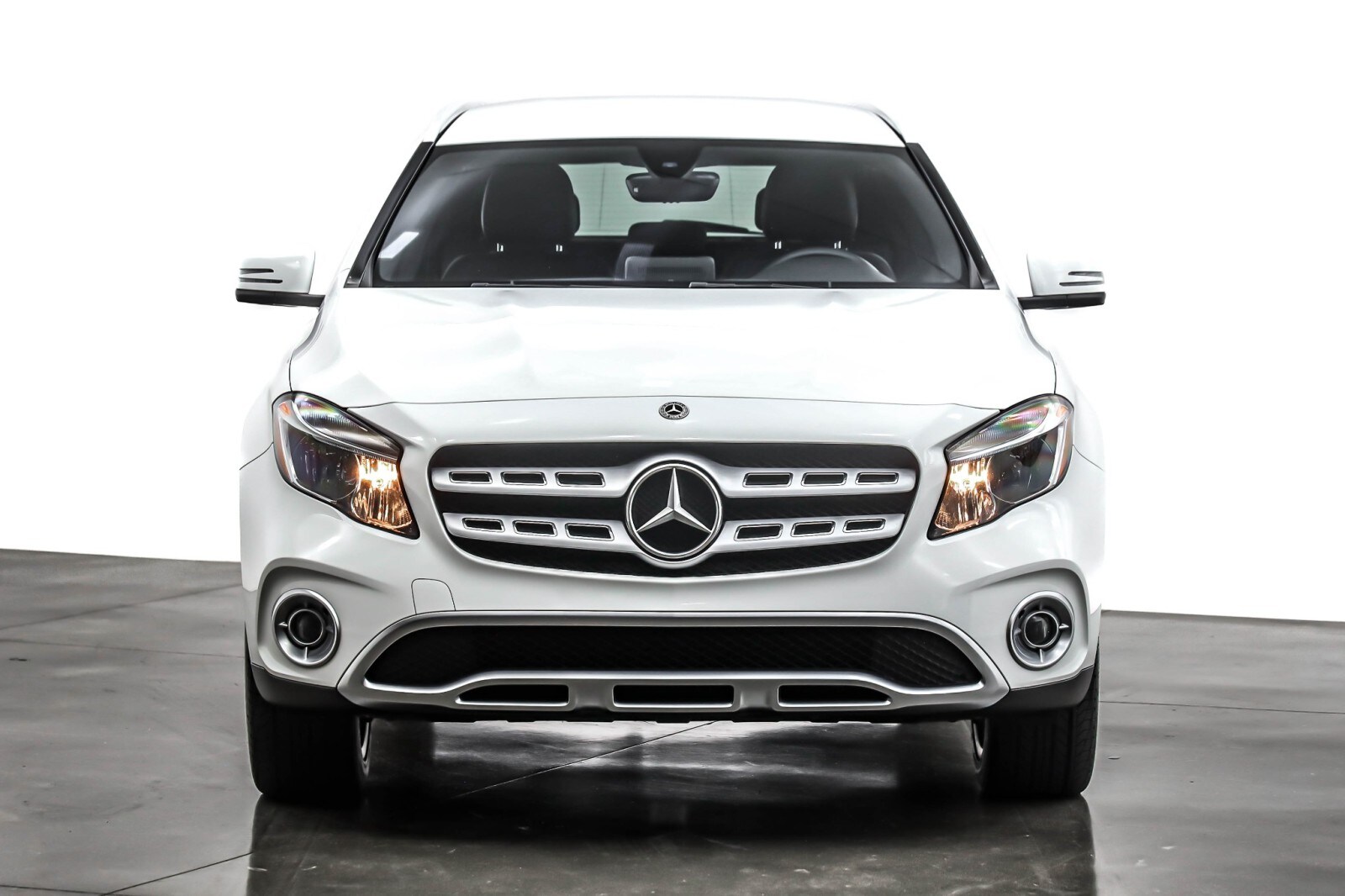 2019 Mercedes Benz GLA 250 photo 2