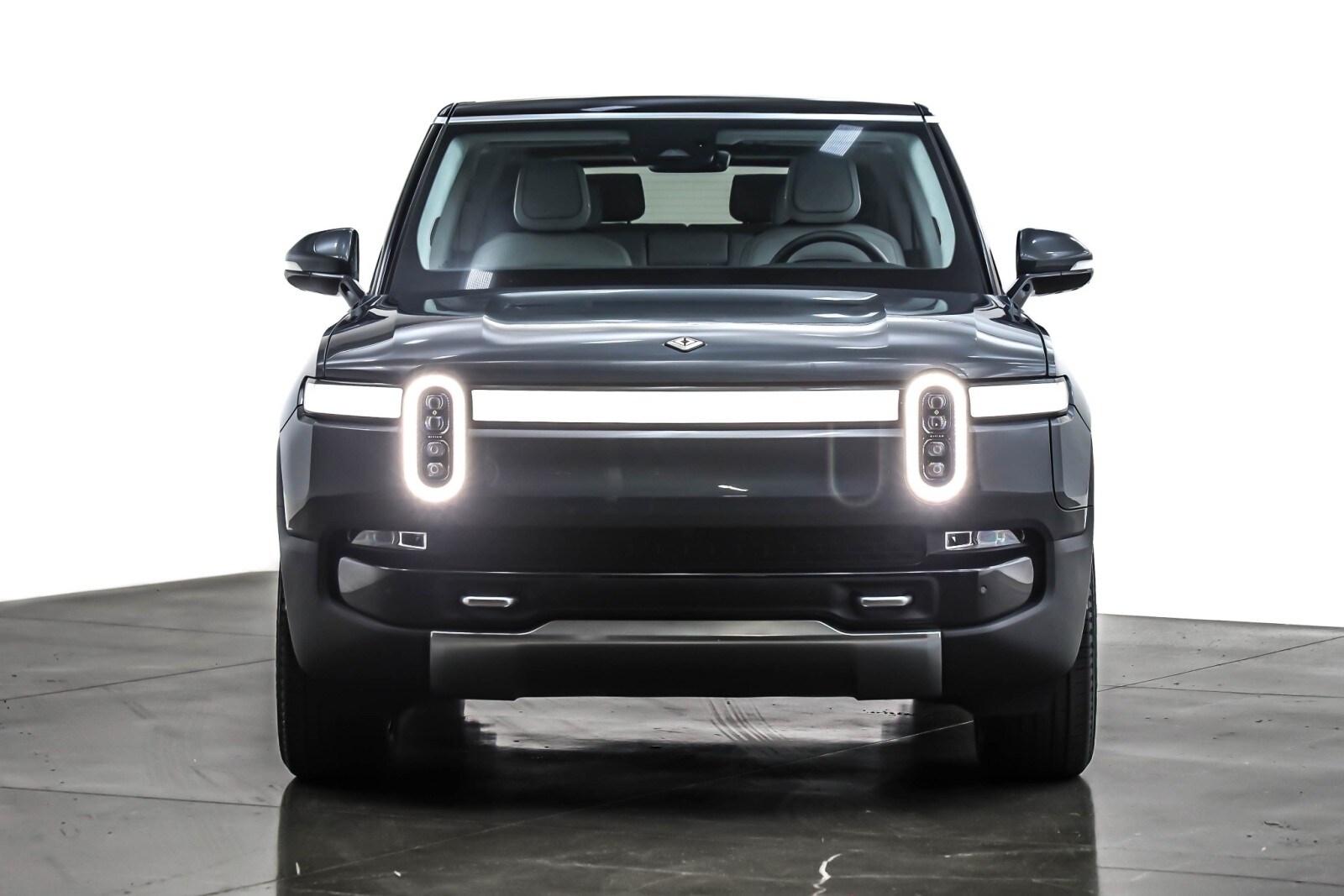 2023 Rivian R1S Adventure photo 2