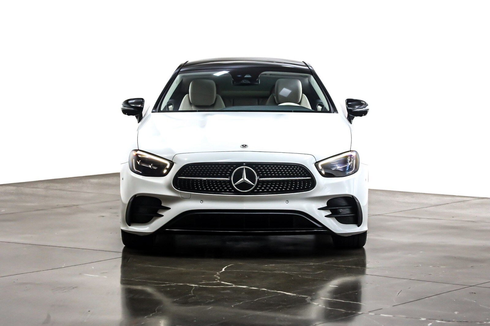 2022 Mercedes Benz E 450 Coupe photo 2