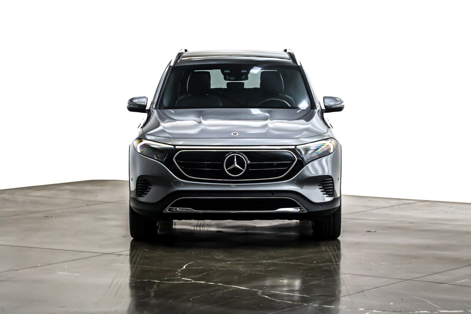 2022 Mercedes Benz EQB 350 4MATIC photo 2