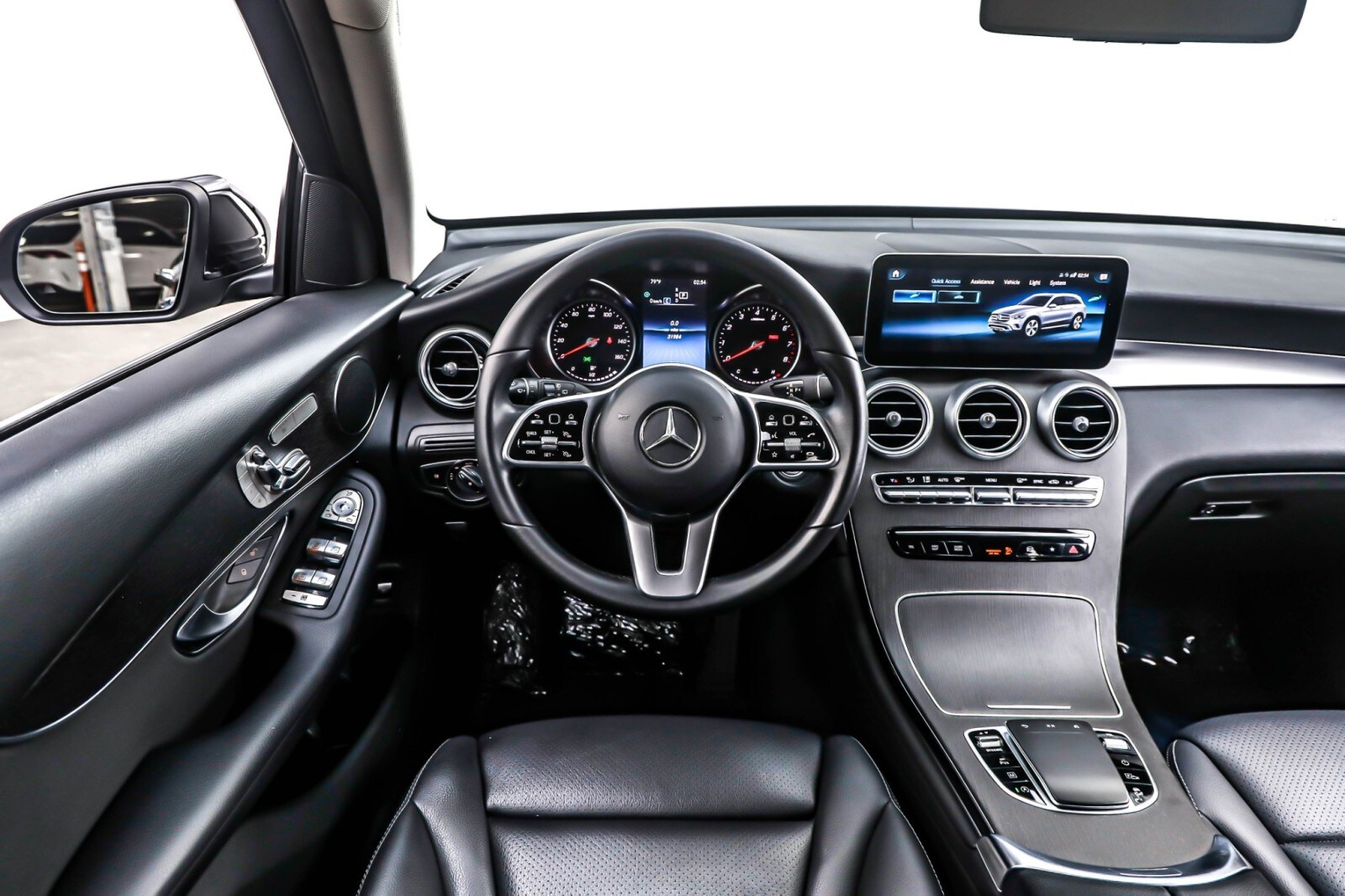 2021 Mercedes Benz GLC 300 photo 4