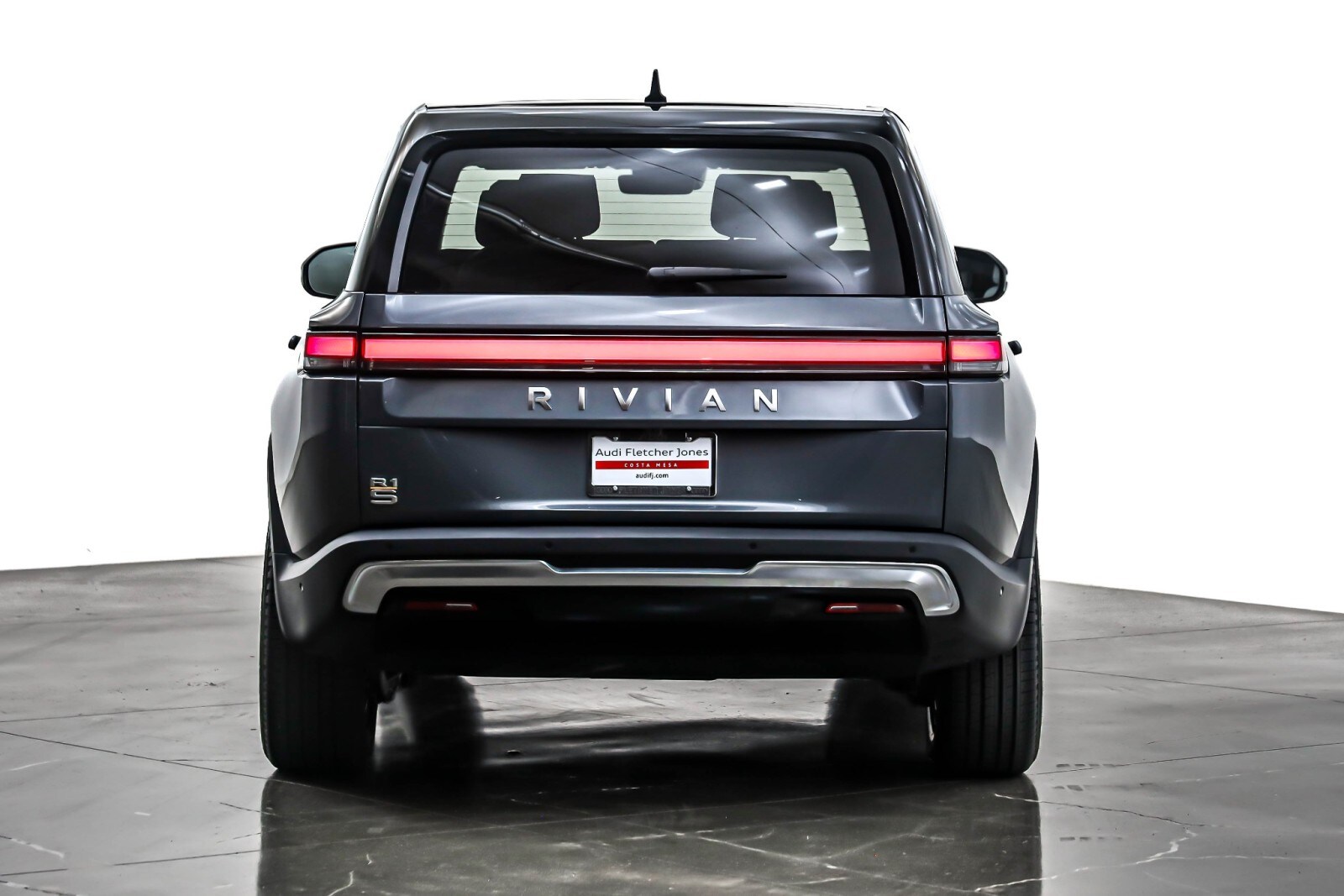 2023 Rivian R1S Adventure photo 3