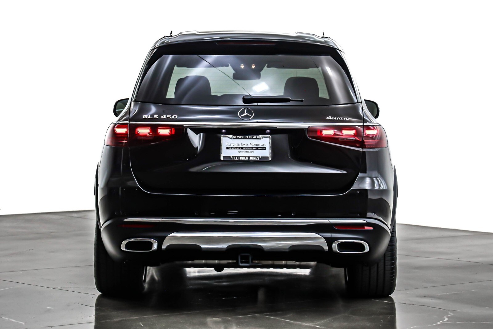 2024 Mercedes Benz GLS 450 4MATIC photo 3