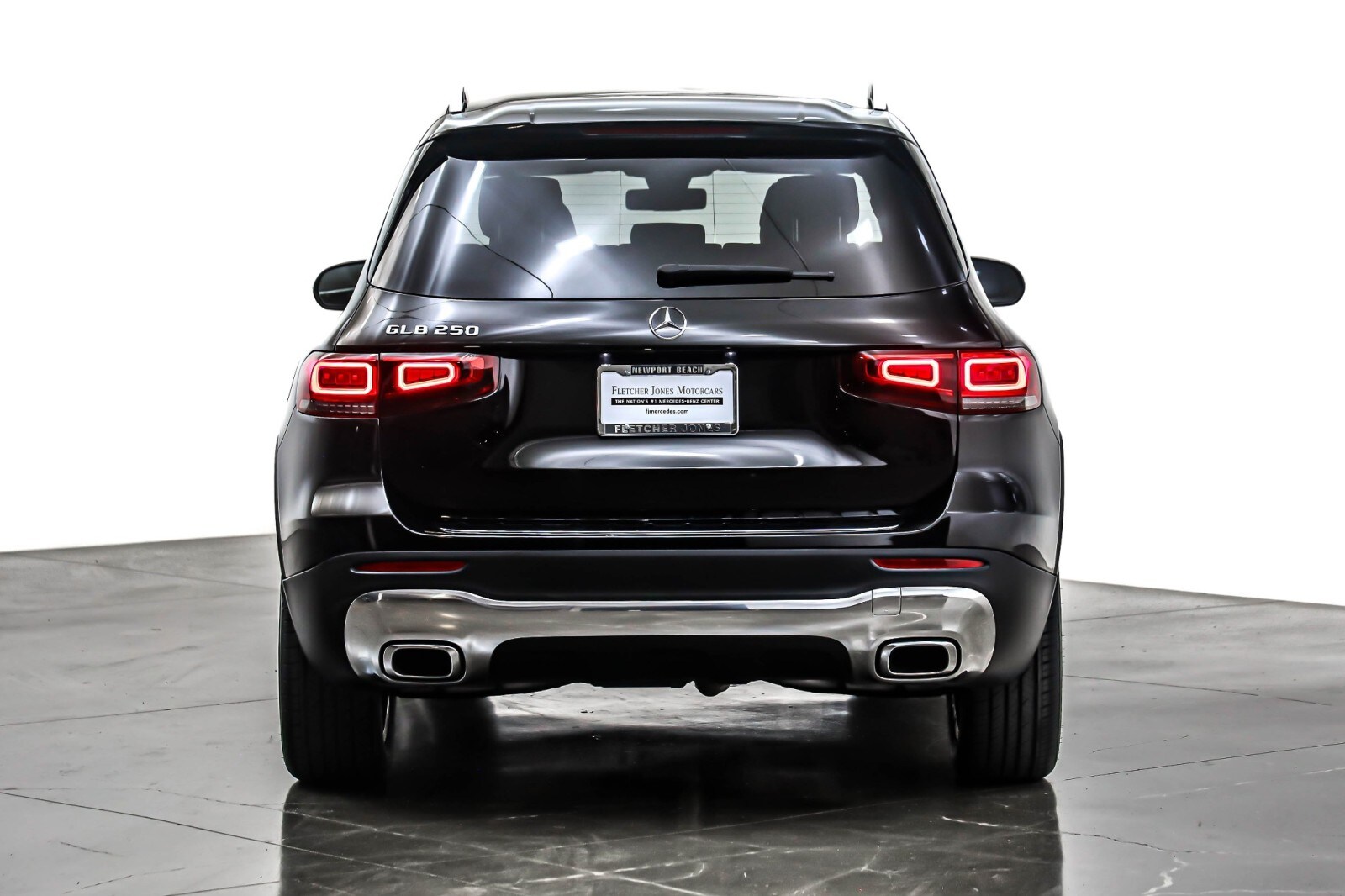 2023 Mercedes Benz GLB 250 photo 3