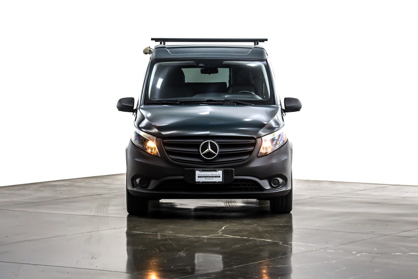 2021 Mercedes Benz Metris Passenger Van photo 2