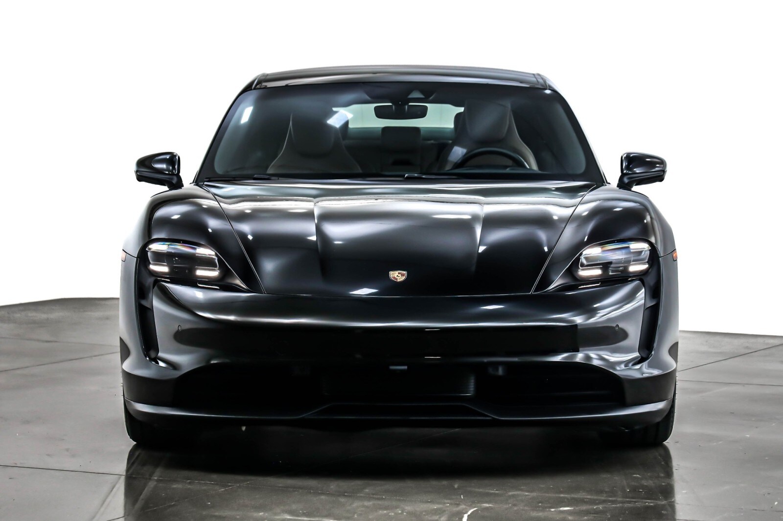 2021 Porsche Taycan photo 2