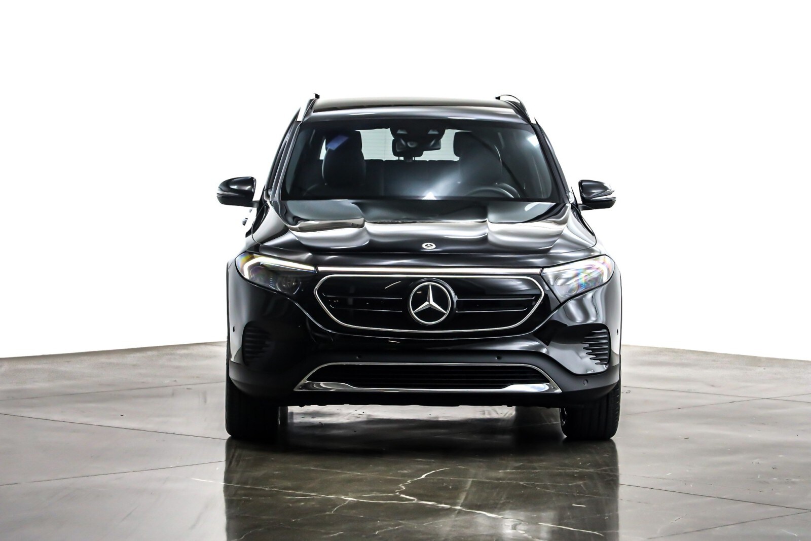 2023 Mercedes Benz EQB 300 4MATIC photo 2