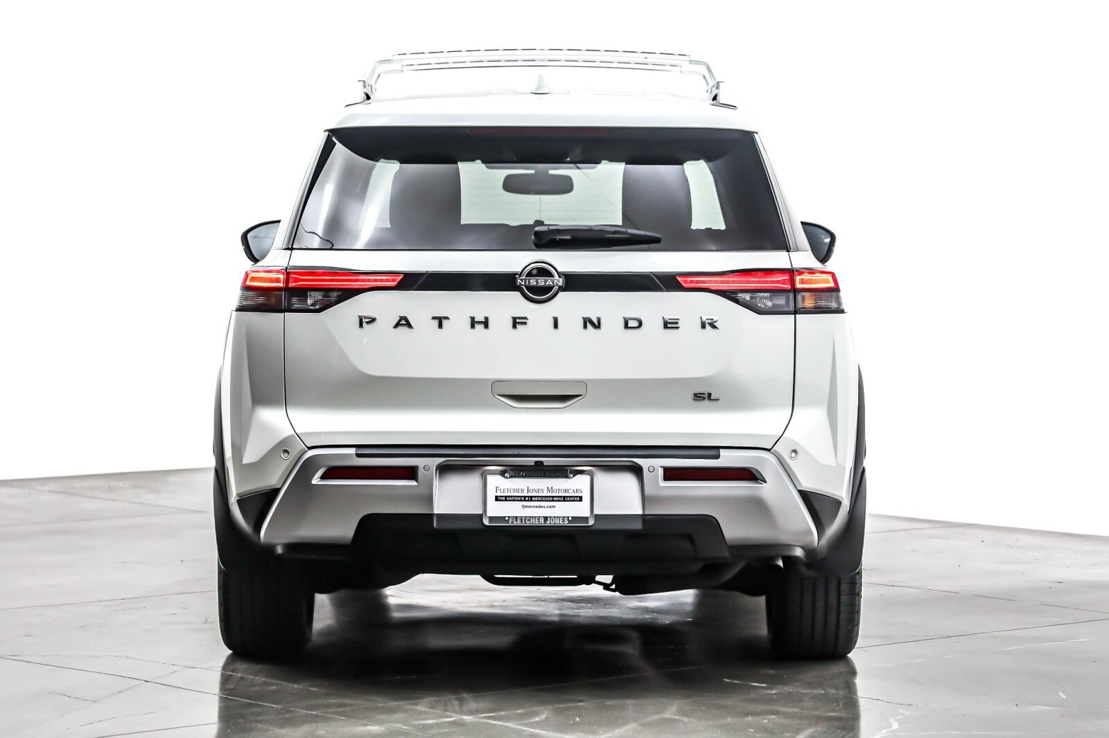 2022 Nissan Pathfinder SL photo 3