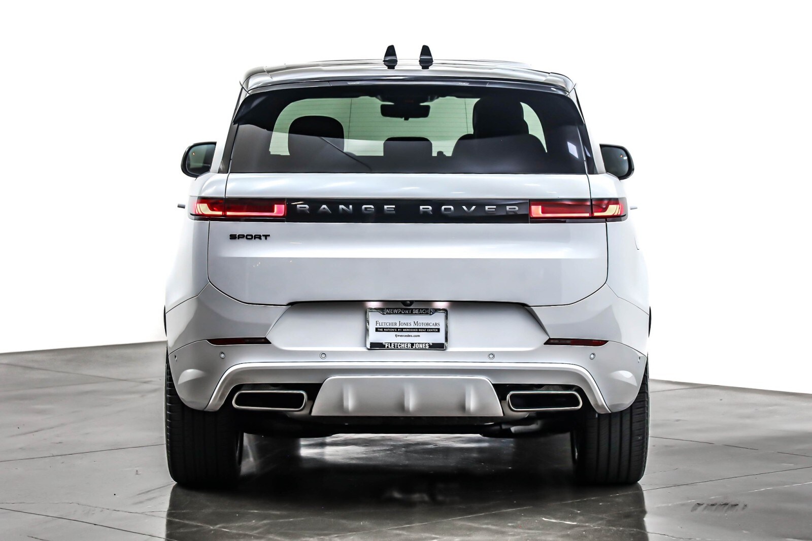 2024 Land Rover Range Rover Sport P400 Dynamic SE photo 3