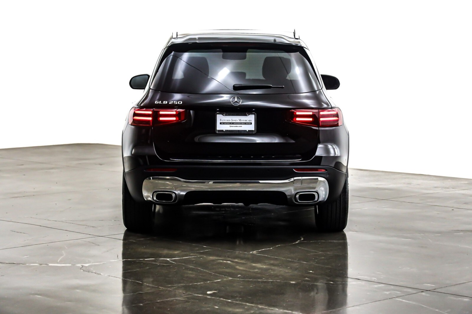 2025 Mercedes Benz GLB 250 photo 3
