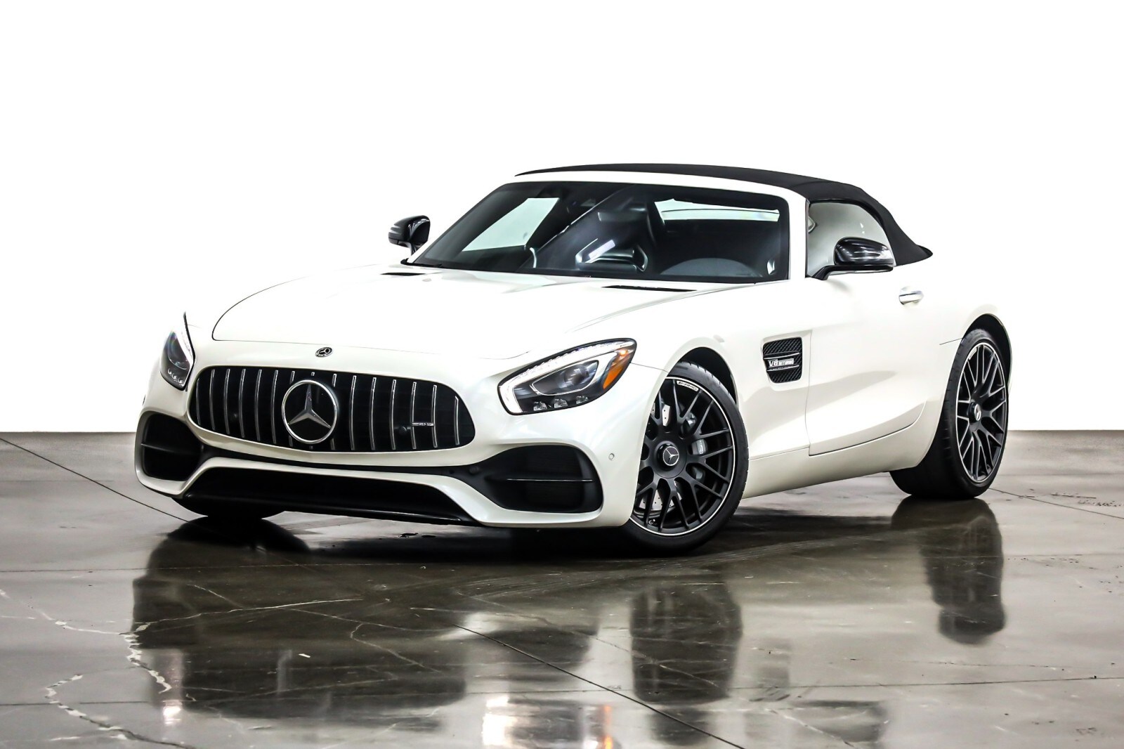 2018 Mercedes Benz AMG GT GT Roadster photo 2