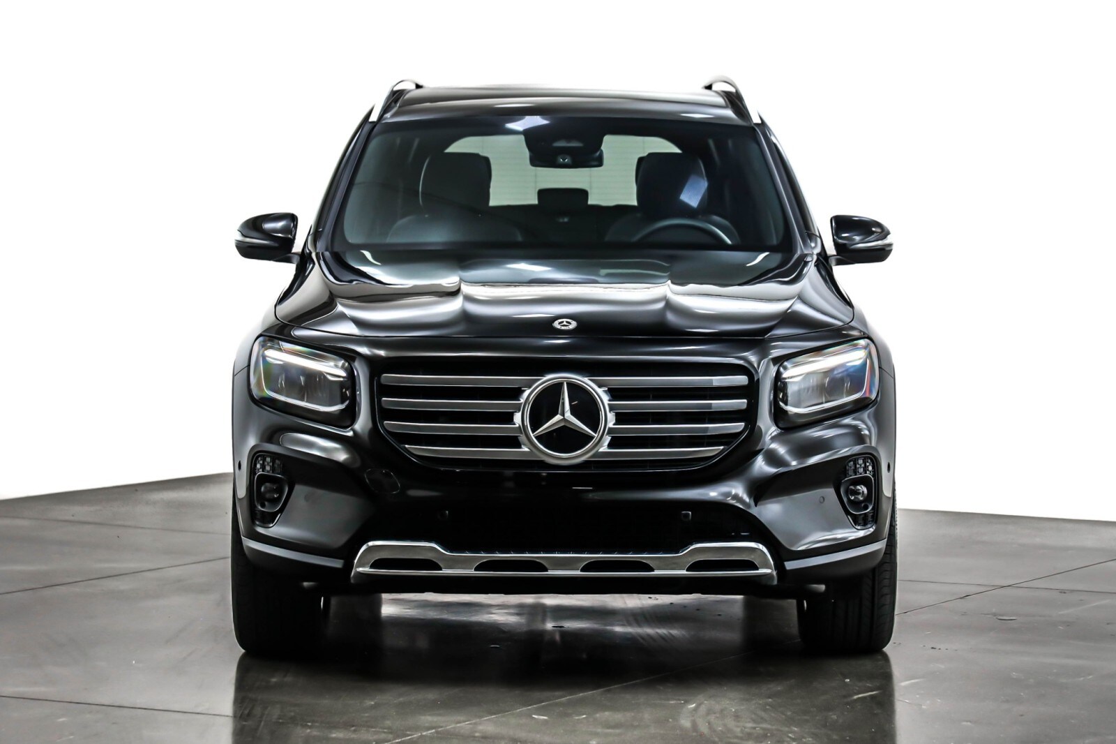 2024 Mercedes Benz GLB 250 4MATIC photo 2
