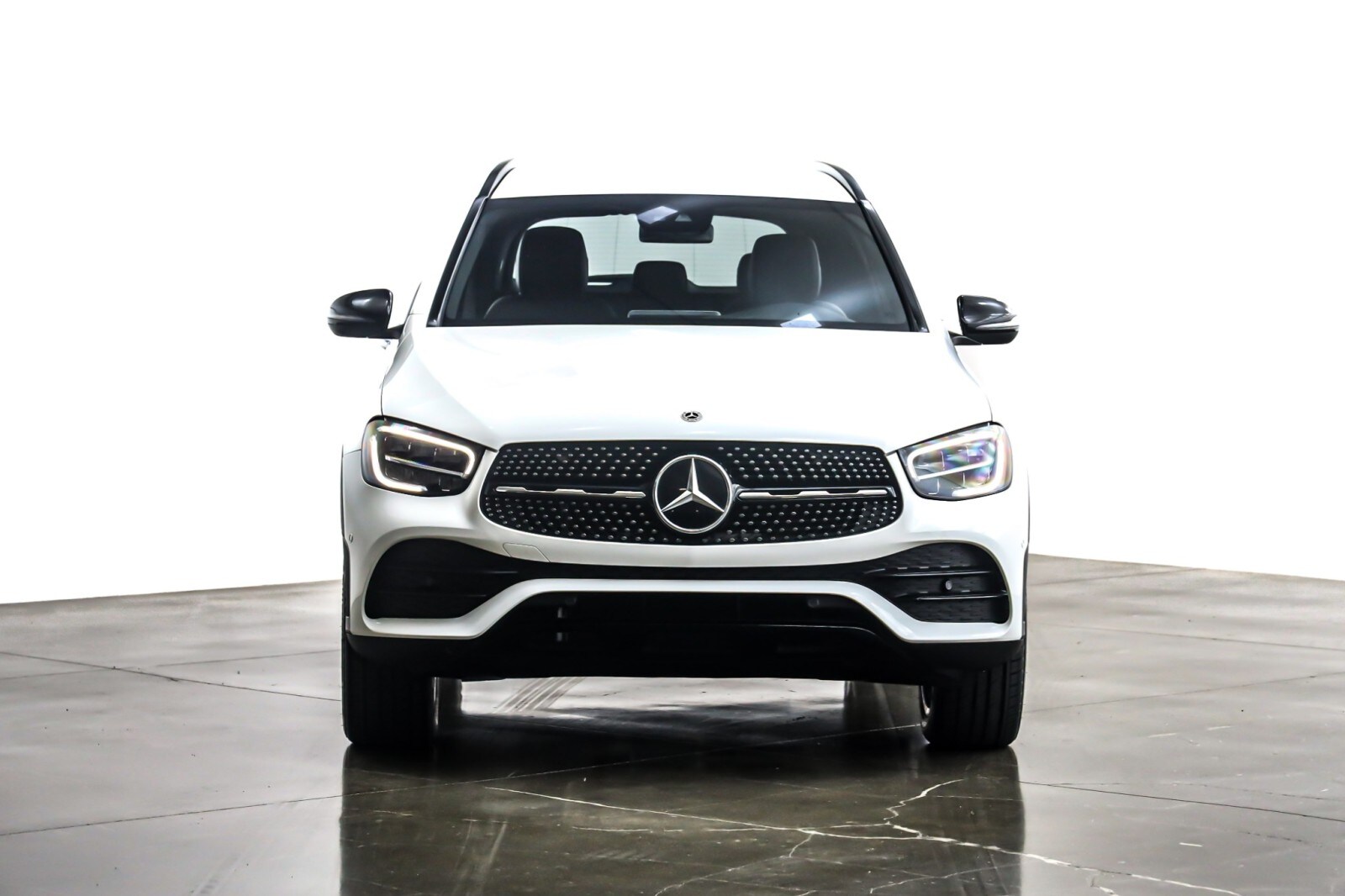 2022 Mercedes Benz GLC 300 photo 2