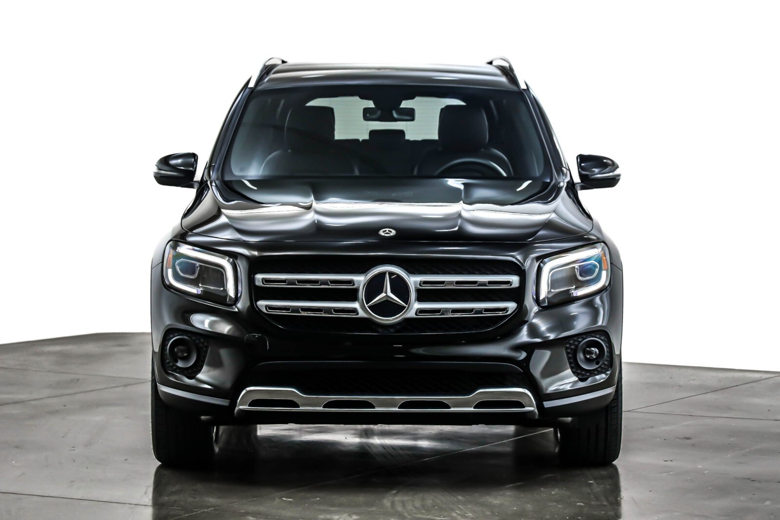2023 Mercedes Benz GLB 250 photo 2