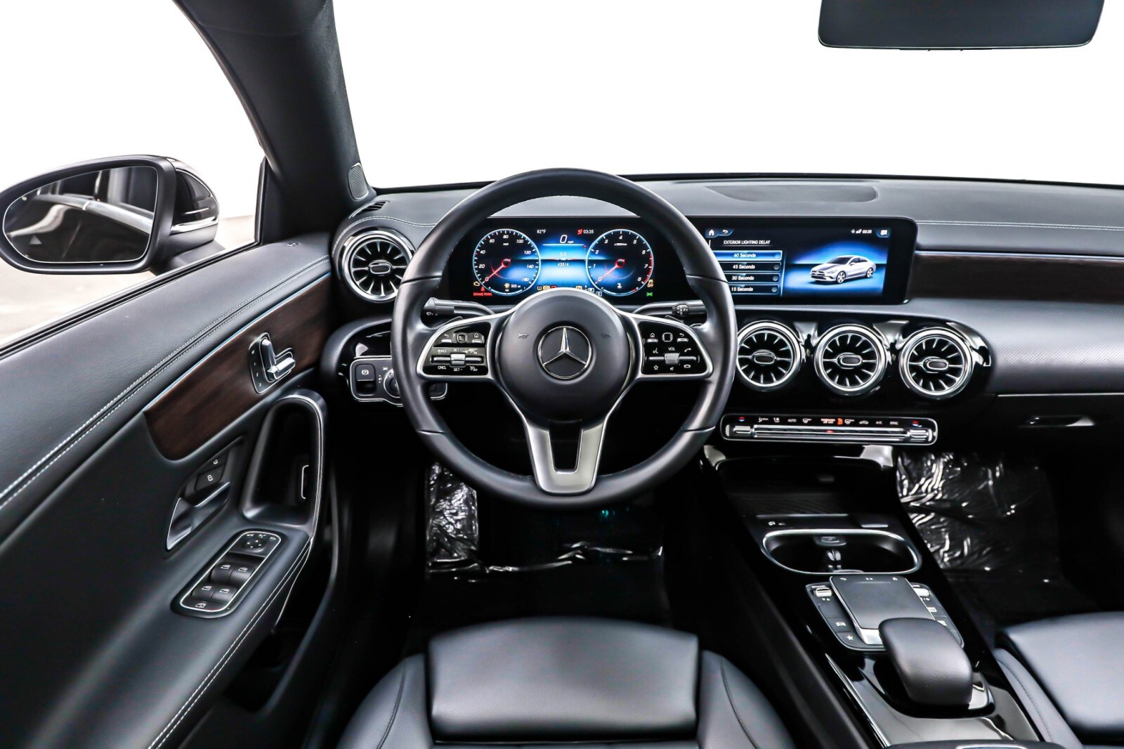 2022 Mercedes Benz CLA 250 photo 4