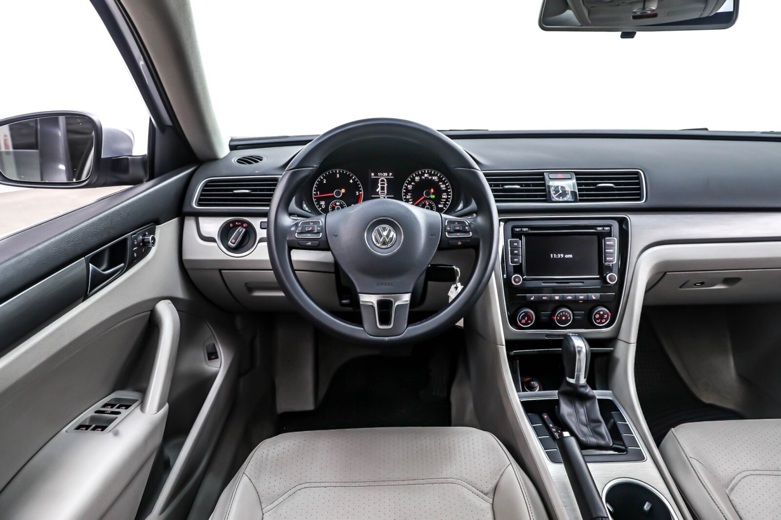 2015 Volkswagen Passat SE photo 4