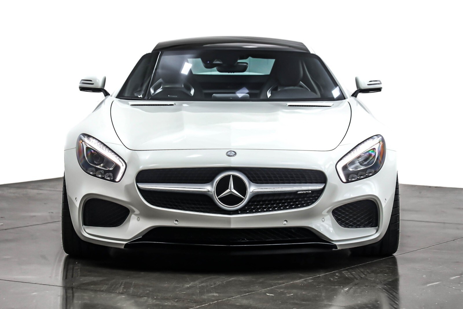2016 Mercedes Benz AMG GT S photo 2