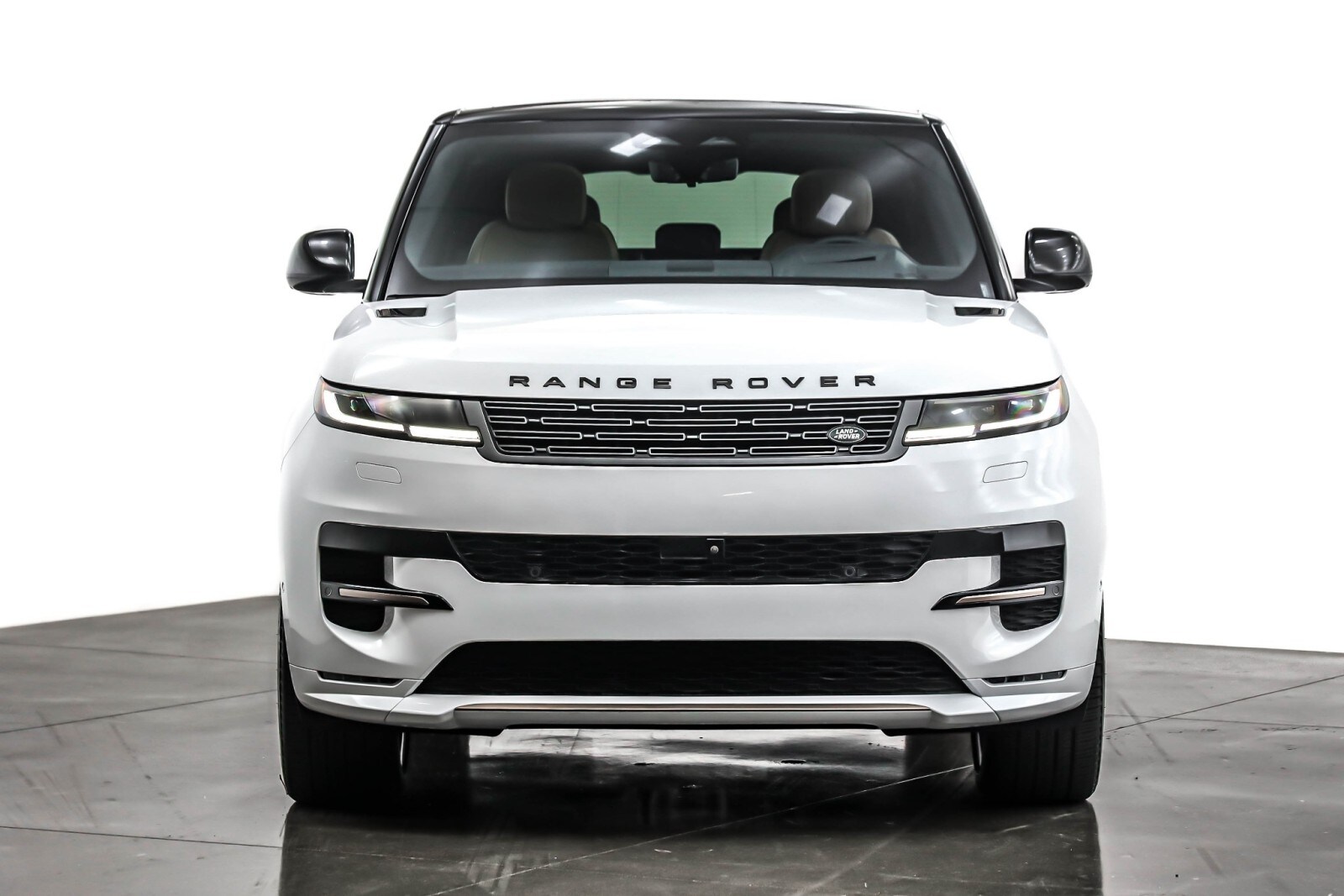 2024 Land Rover Range Rover Sport P400 Dynamic SE photo 2