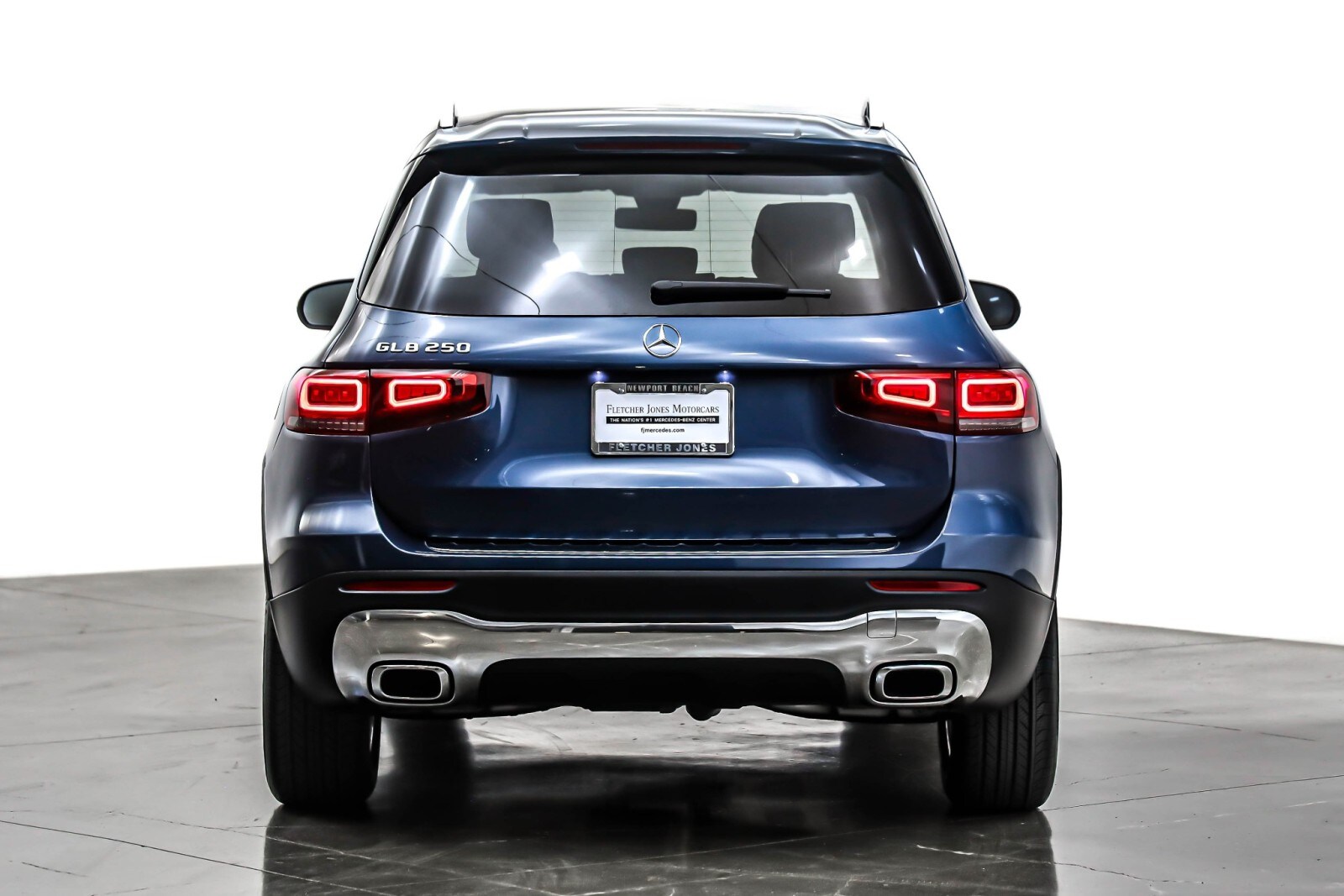 2022 Mercedes Benz GLB 250 photo 3