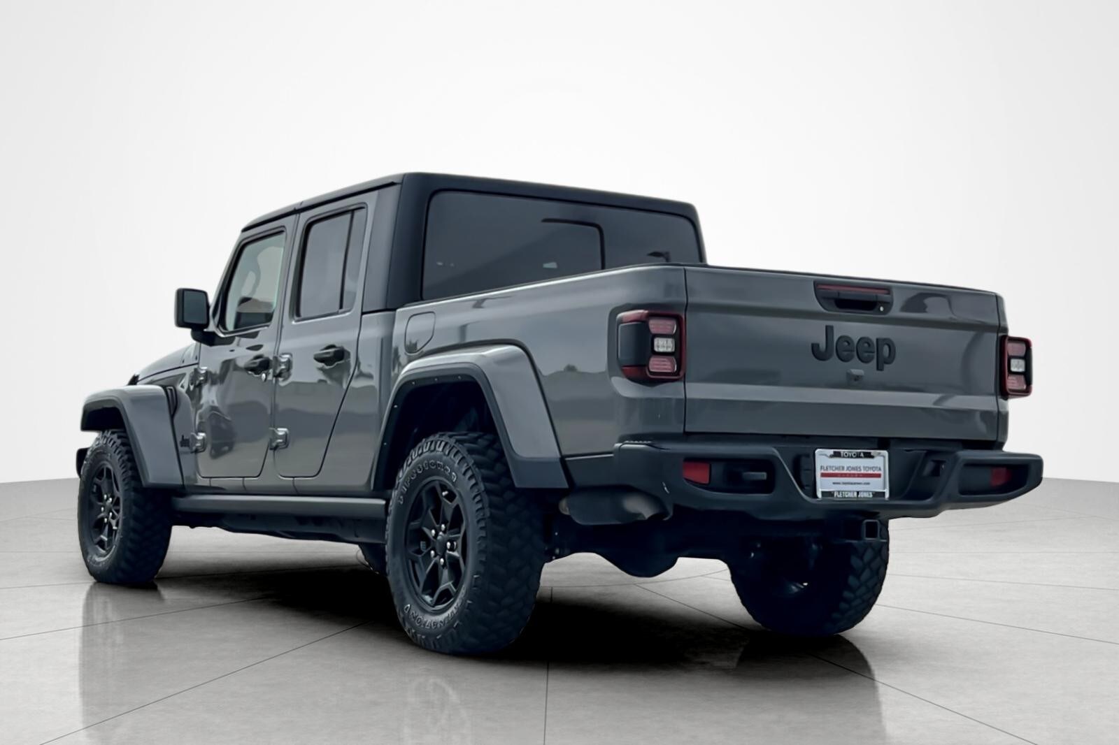 2021 Jeep Gladiator Willys photo 3