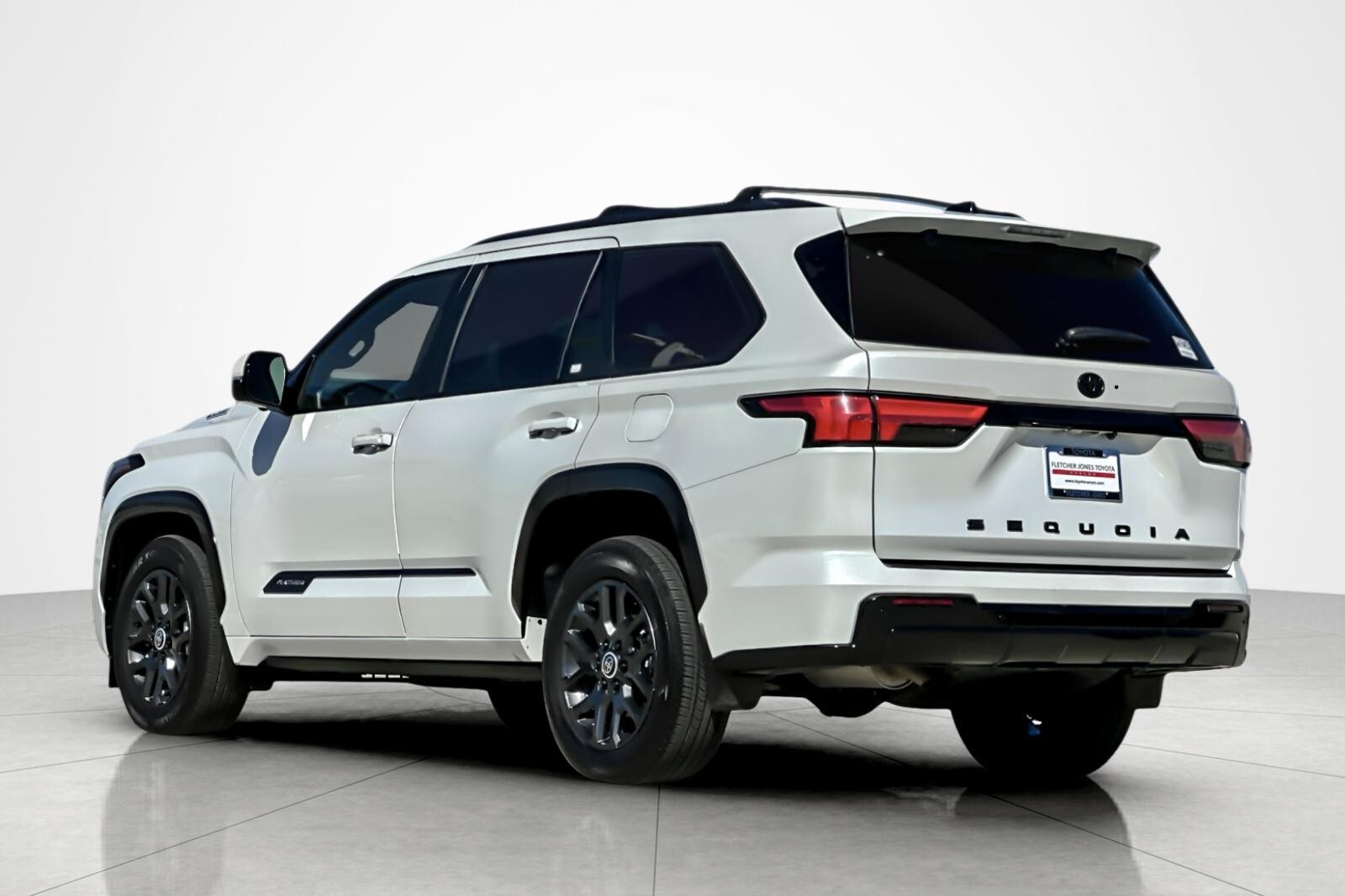 2024 Toyota Sequoia Platinum photo 3