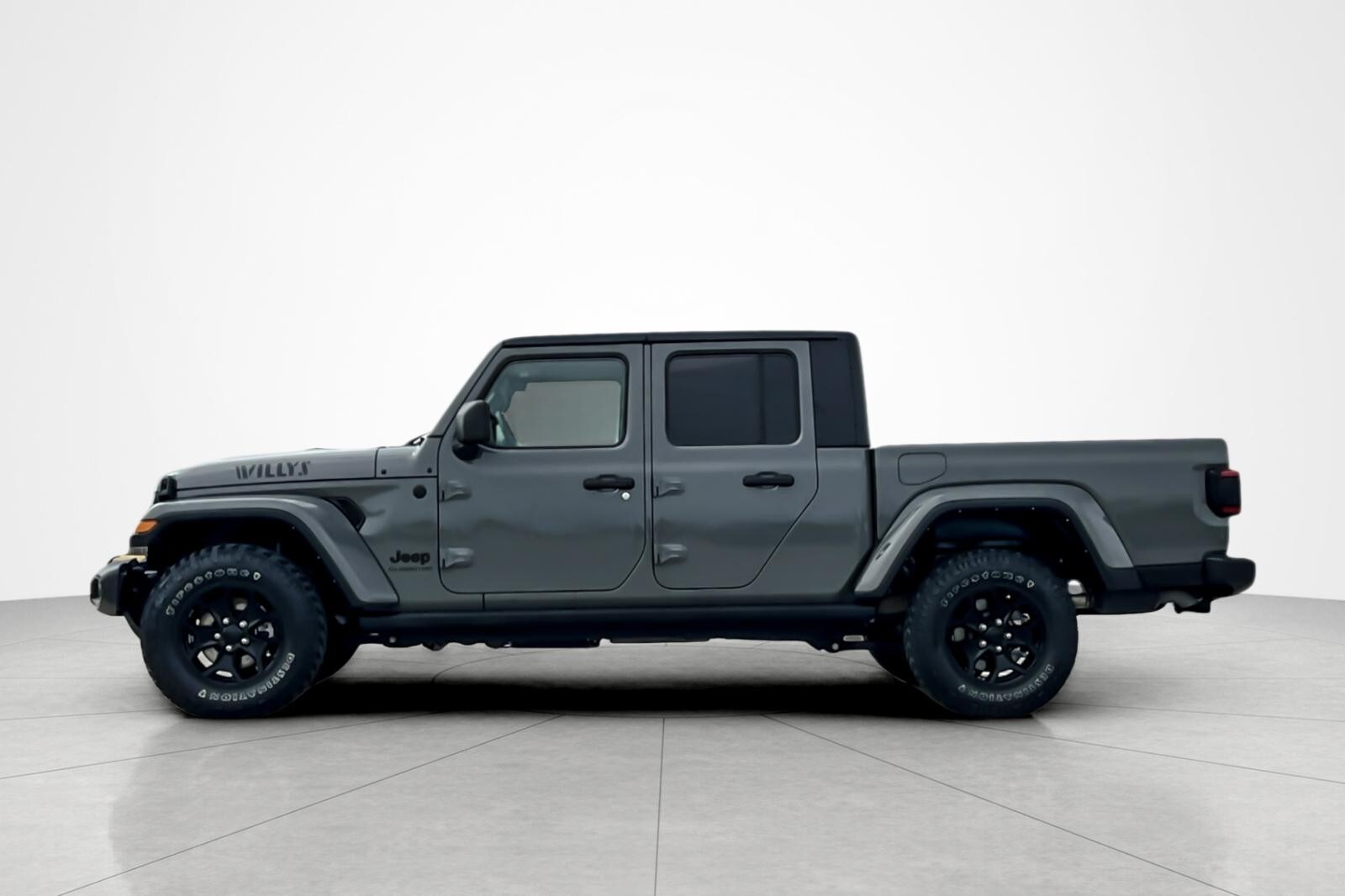 2021 Jeep Gladiator Willys photo 2