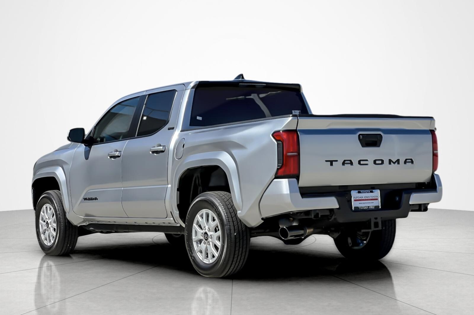 2025 Toyota Tacoma SR5 photo 3
