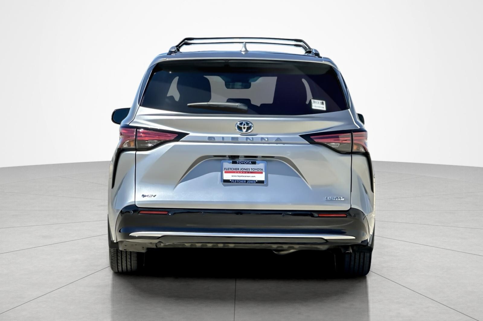 2025 Toyota Sienna Limited photo 4