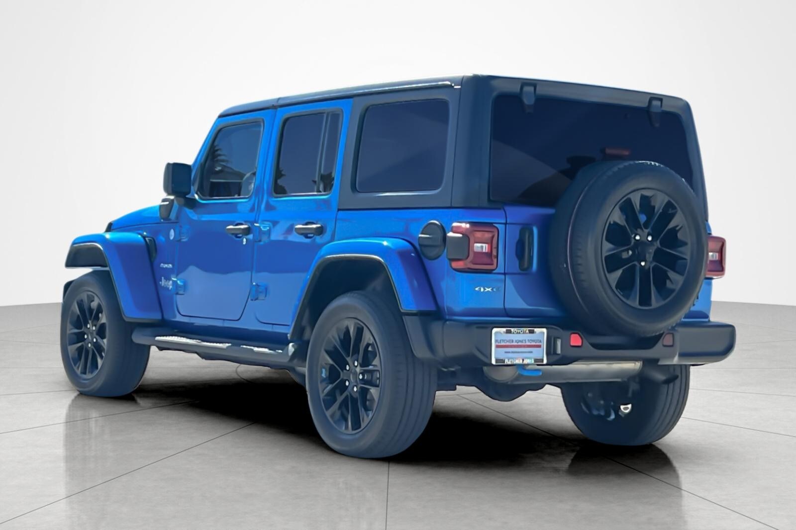 2022 Jeep Wrangler 4xe Unlimited Sahara photo 3
