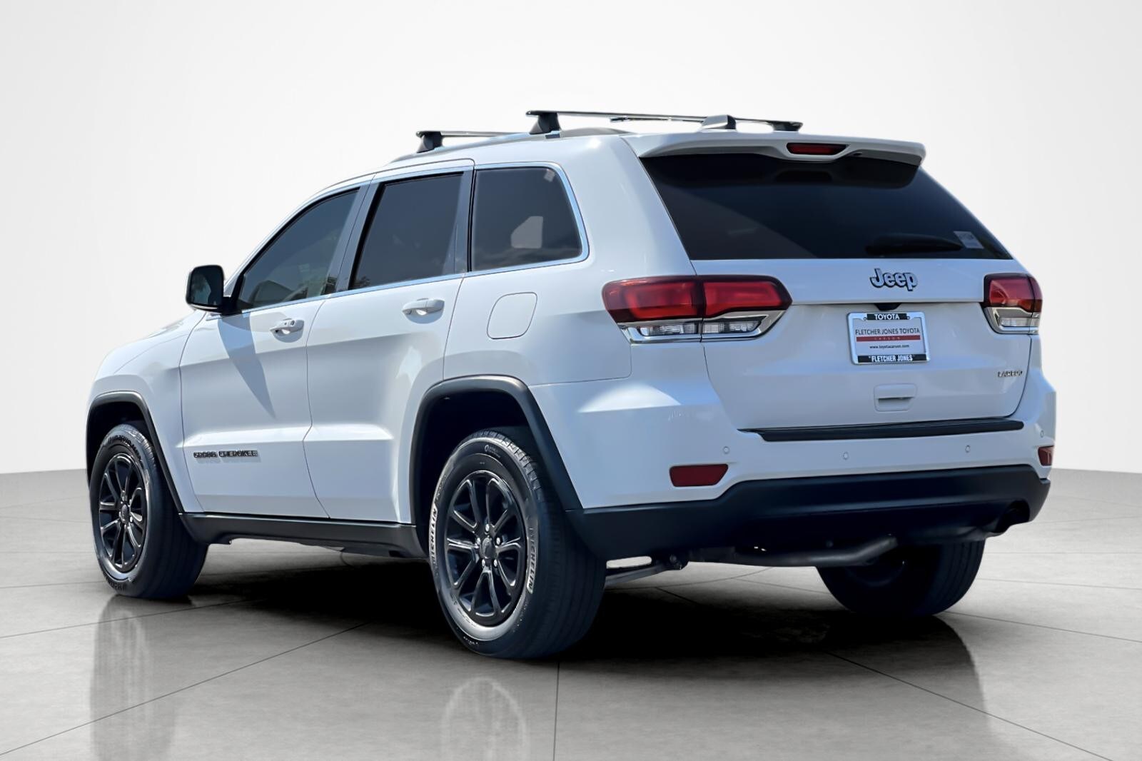 2021 Jeep Grand Cherokee Laredo E photo 3