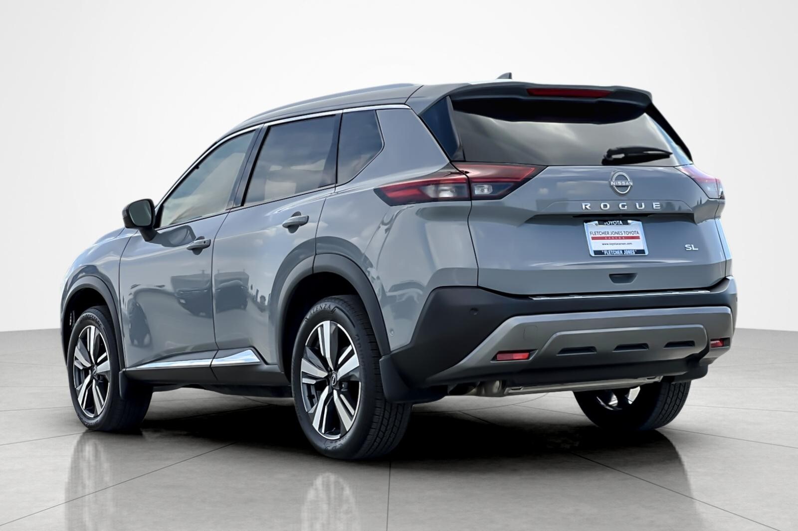 2023 Nissan Rogue SL photo 3