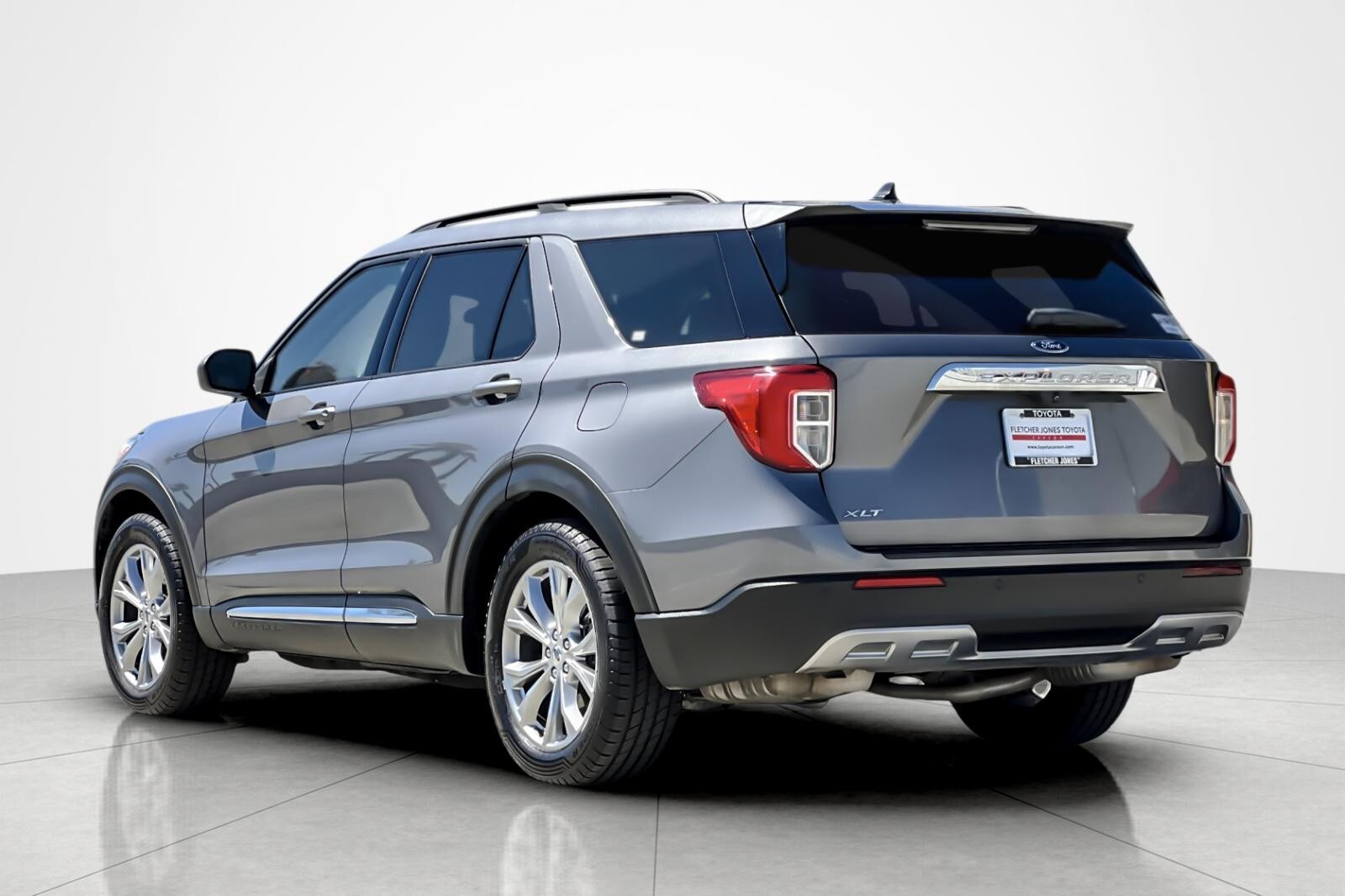 2021 Ford Explorer XLT photo 3