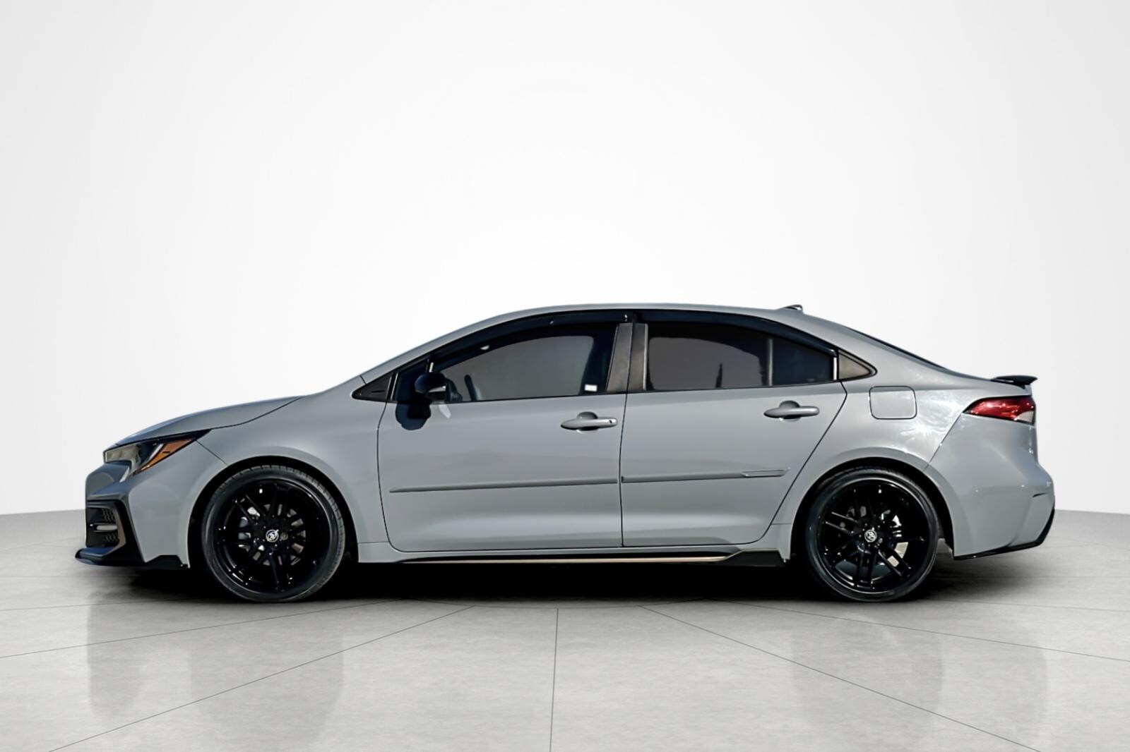2022 Toyota Corolla SE photo 2