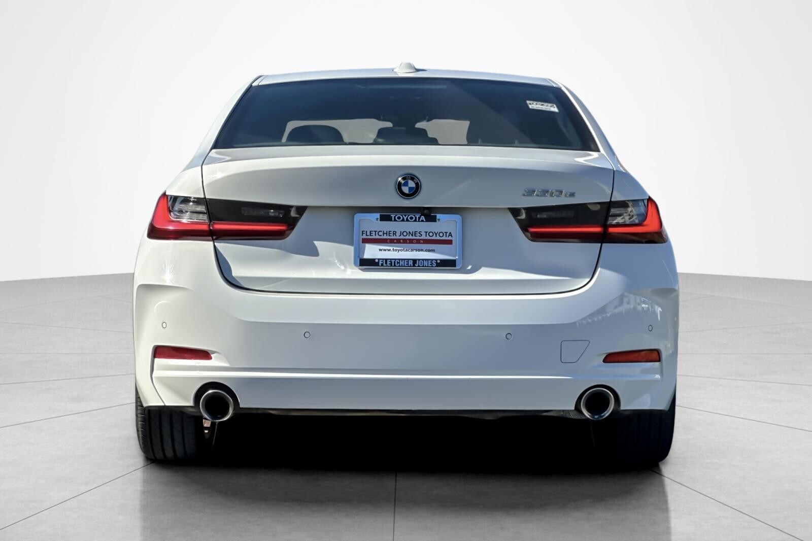 2023 Bmw 330e photo 2