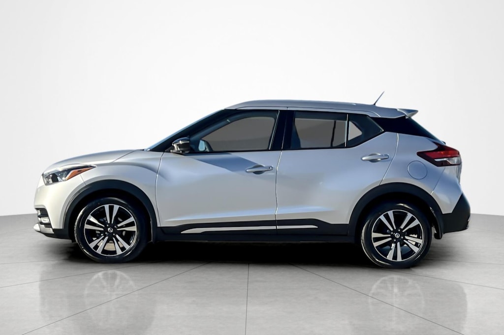 Used 2018 Nissan Kicks SR SUV