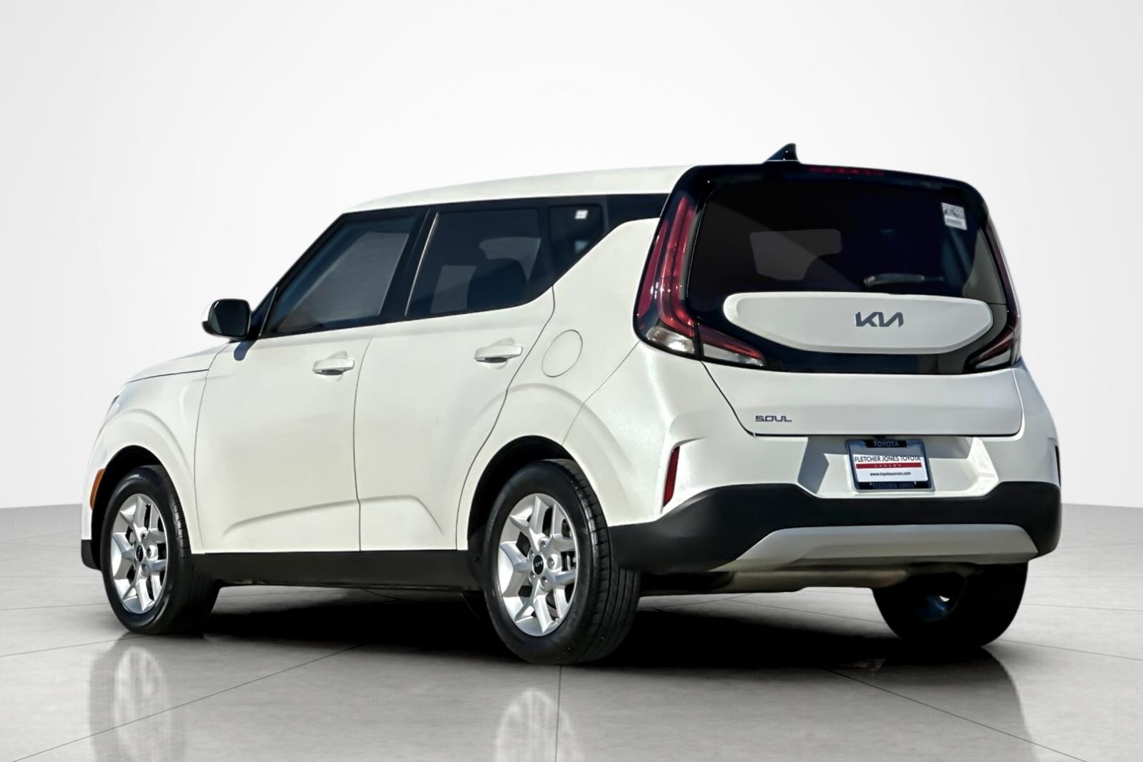 2023 Kia Soul LX photo 3