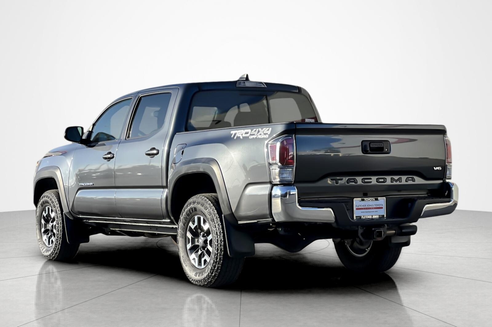 2023 Toyota Tacoma TRD photo 3
