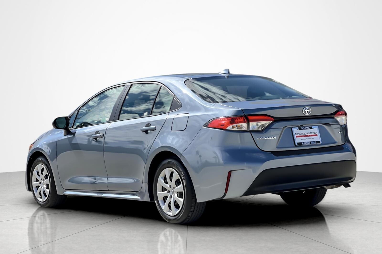 2024 Toyota Corolla LE photo 3