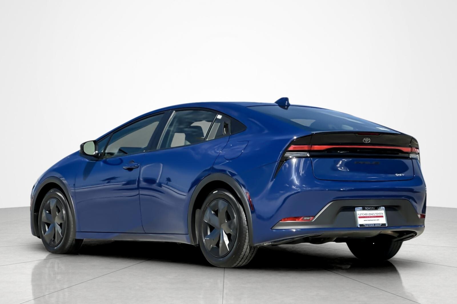 2024 Toyota Prius LE photo 3