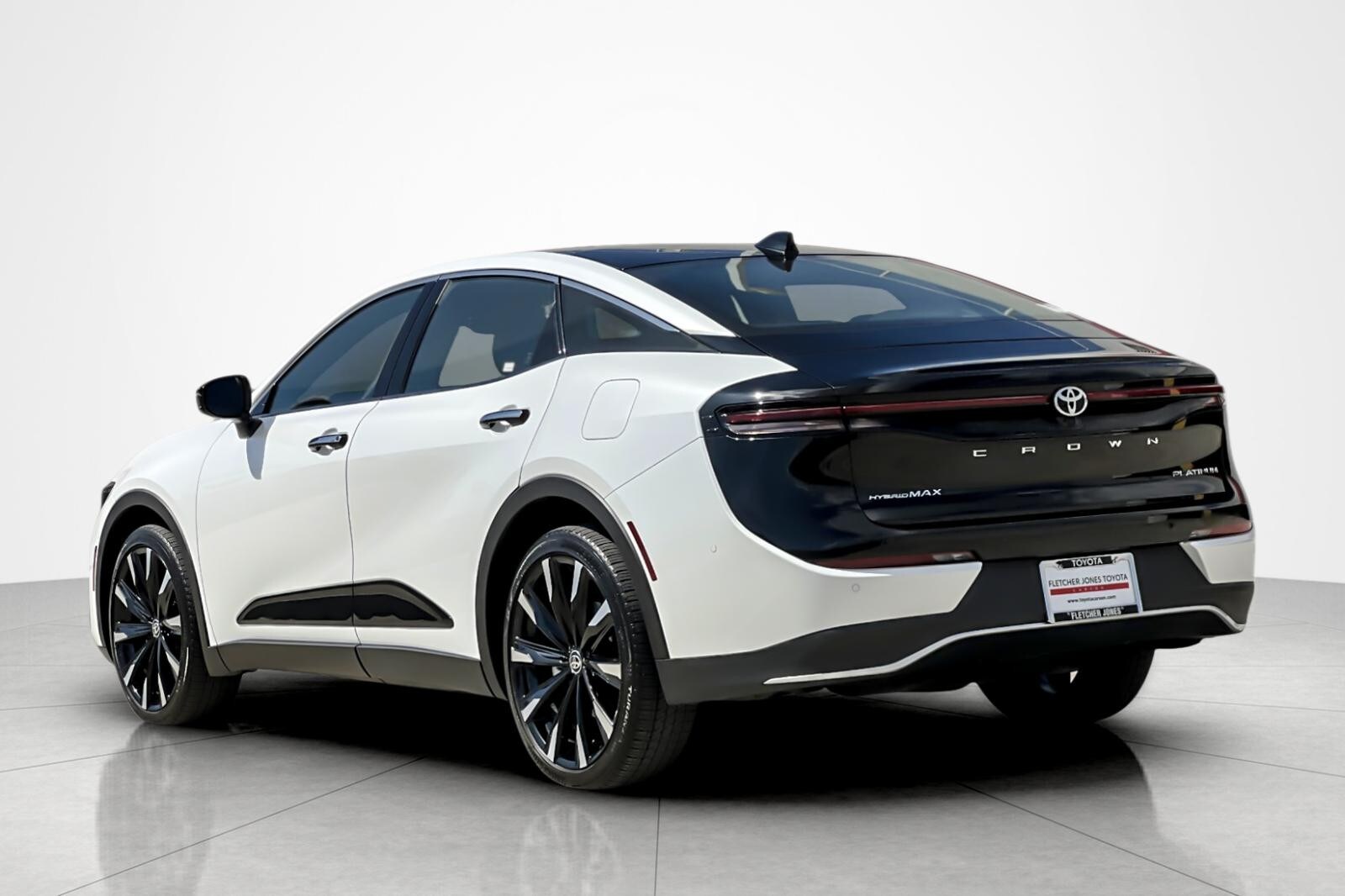 2023 Toyota Crown Platinum photo 2