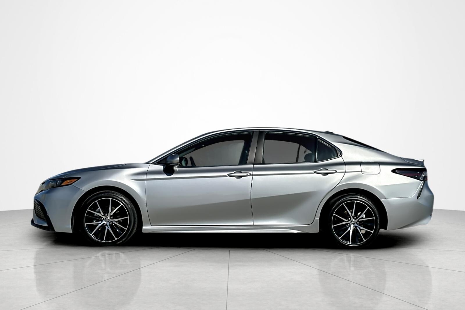 2024 Toyota Camry SE photo 2