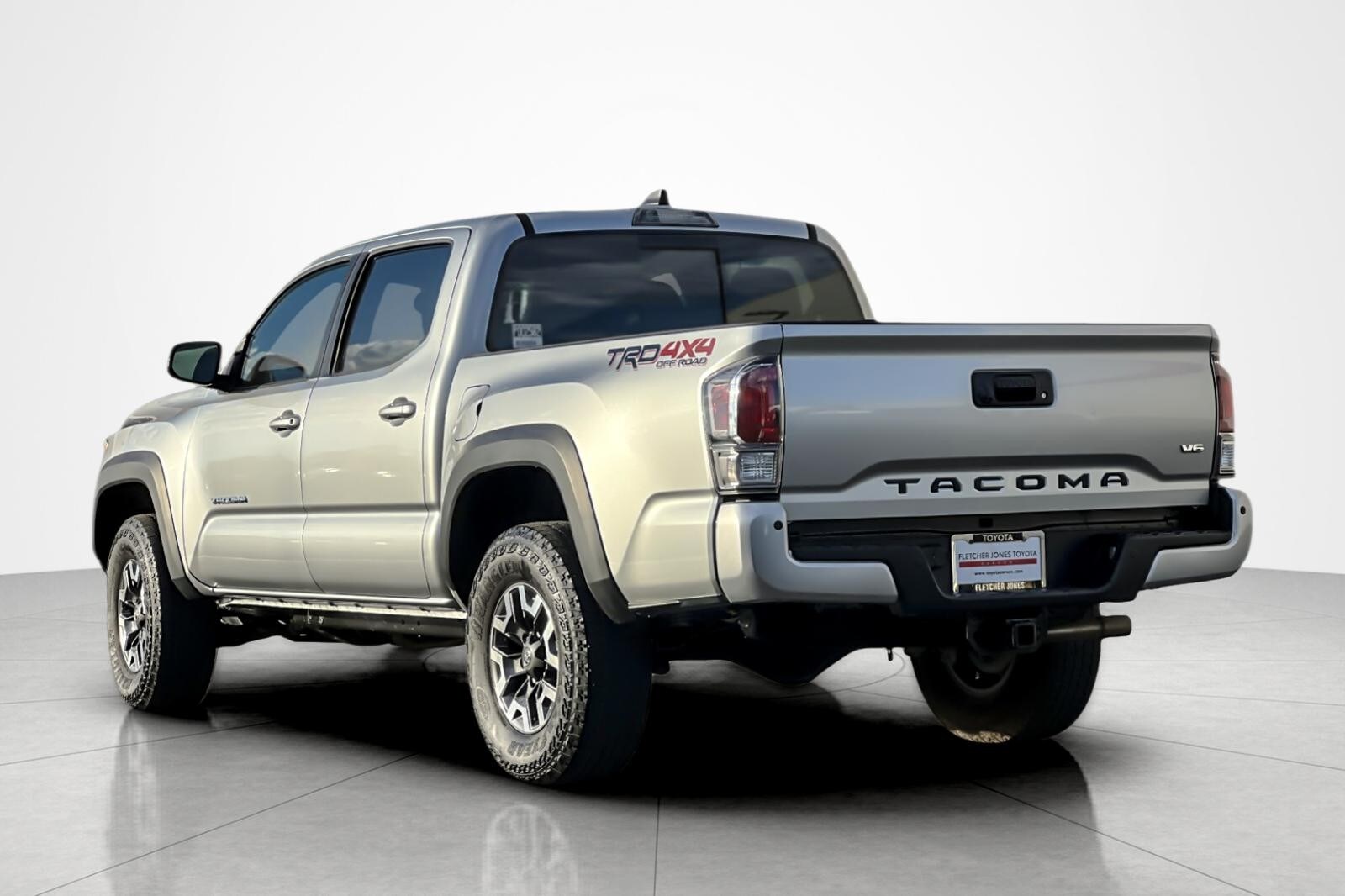 2022 Toyota Tacoma TRD photo 3