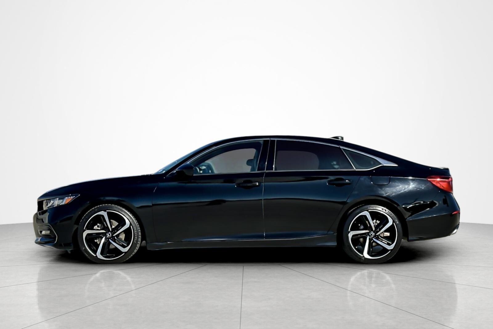 2019 Honda Accord Sport 1.5T photo 2