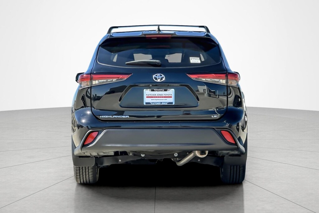 Used 2022 Toyota Highlander LE SUV