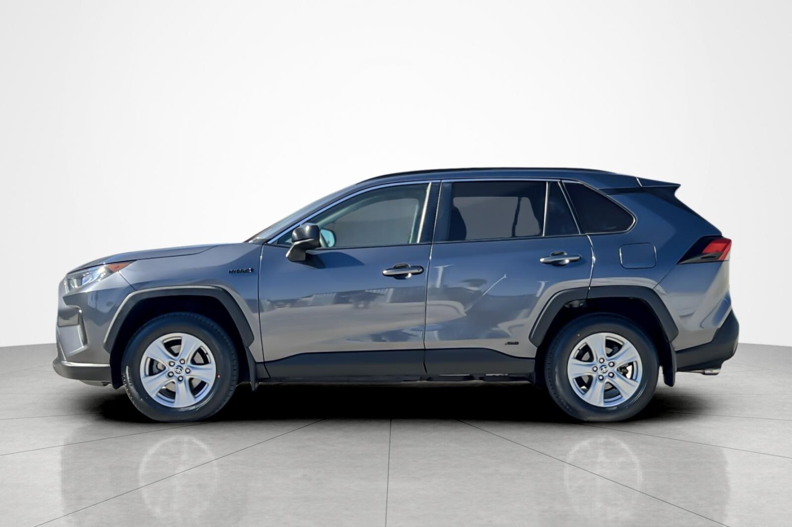 2020 Toyota RAV4 Hybrid LE photo 2