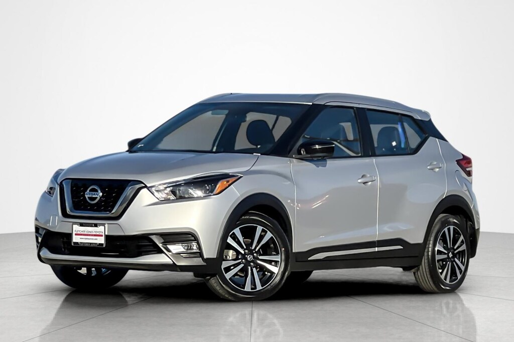 Used 2018 Nissan Kicks SR SUV