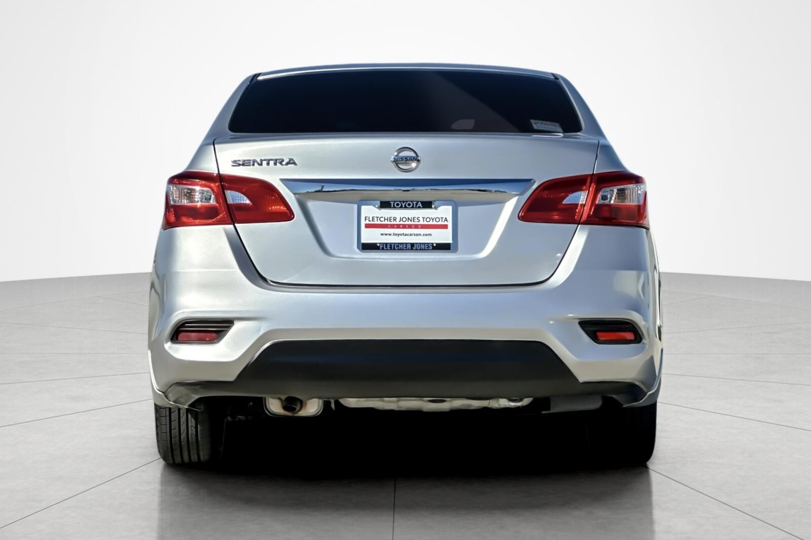 2016 Nissan Sentra S photo 3
