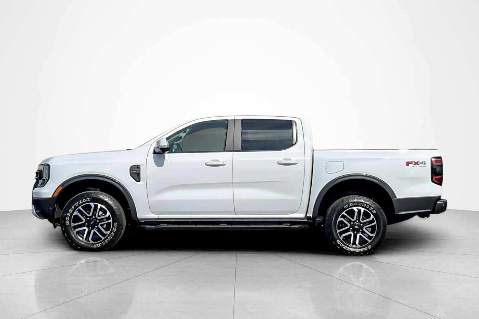 2024 Ford Ranger Lariat photo 2