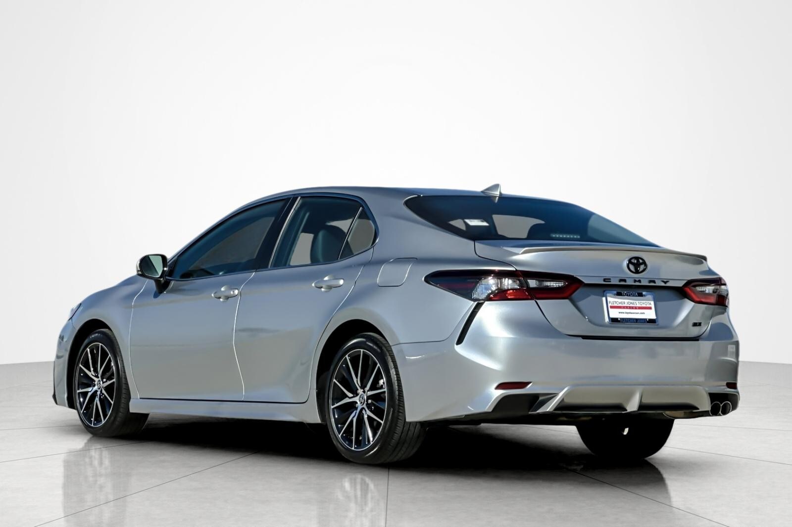 2024 Toyota Camry SE photo 3