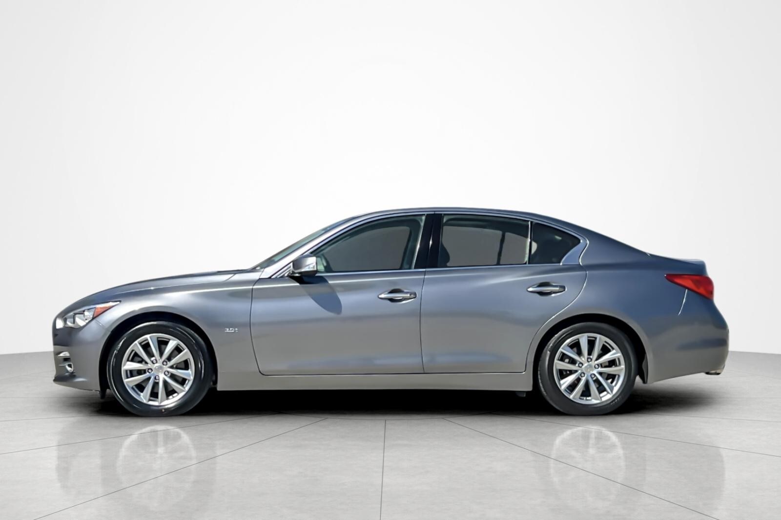 2017 Infiniti Q50 3.0t Premium photo 2